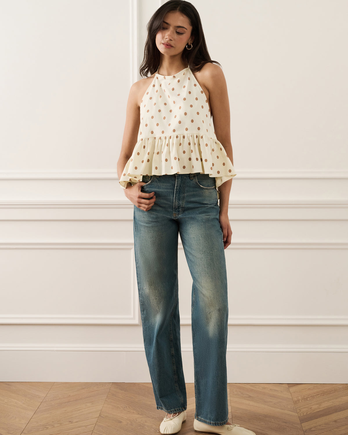 [Ivory/Almond] - Model