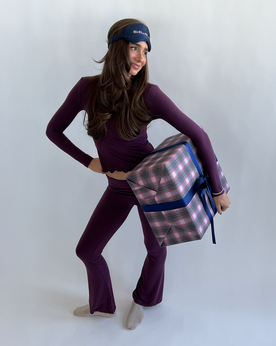 [Dark Maroon] - Model